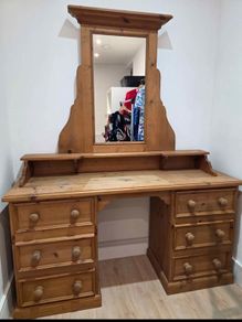 dressing table
