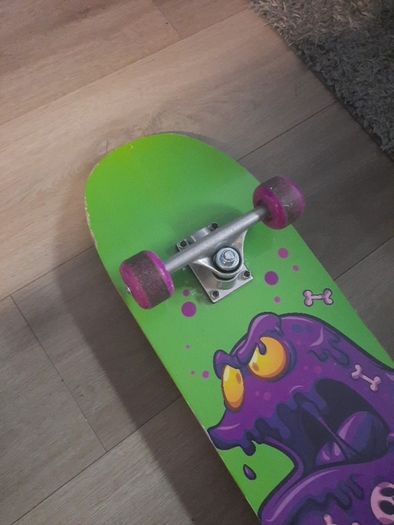 skateboard