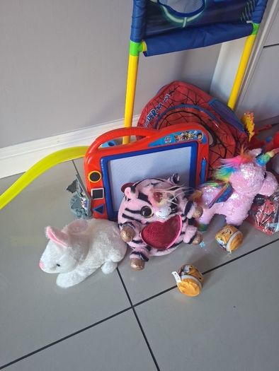 toys