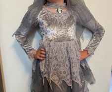 halloween costume size 7-8 years