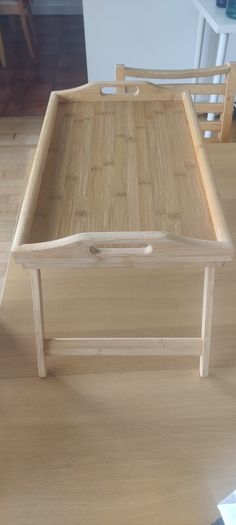 Tray table