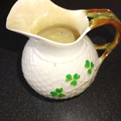 Beeleek jug