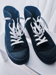 Brand New PULL&BEAR black hi-top trainers size 44