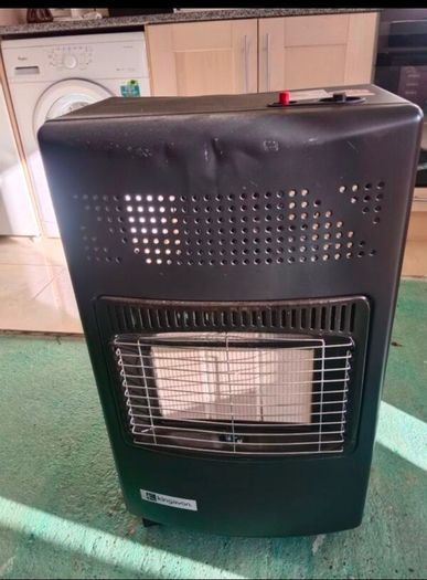 Kingavon Gas heater with cylinder and gas bottle ( The bottle is empty).