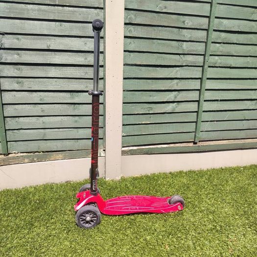 Red Micro Maxi Scooter