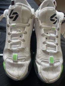 Jordan Luka 2 White/green strike