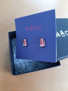 Cat stud earrings BNIB