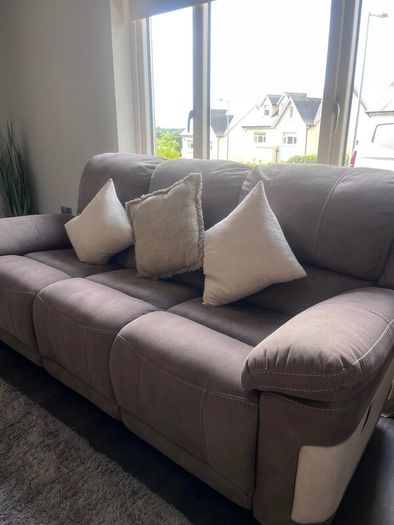Full Suite of Furniture (3,2,1)