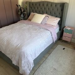 king size bed with mattress