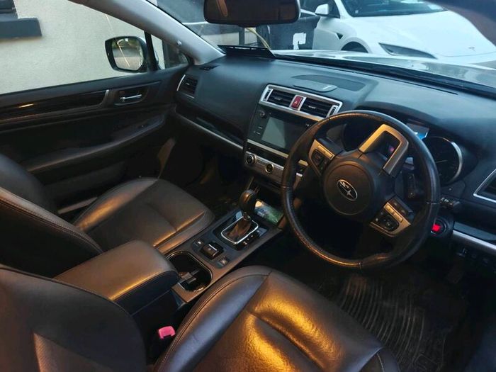 2018 Subaru Outback Premium 2.0D low mileage