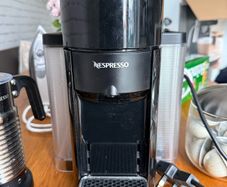 Nespresso Vertuo + Aeroccino 4 + Glass Pods Holder