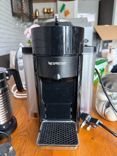 Nespresso Vertuo + Aeroccino 4 + Glass Pods Holder