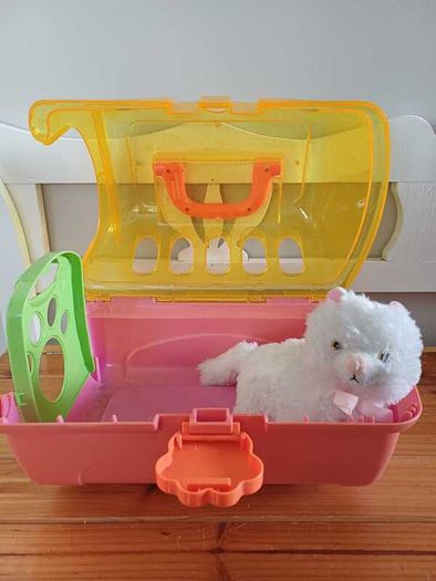 Cat vet clinic set with carry case and accessories