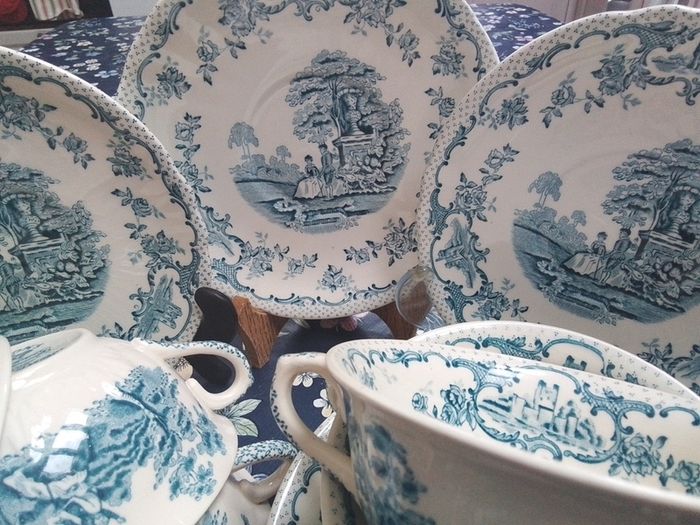 Mason's " Romantic" Soup Coups & Saucers