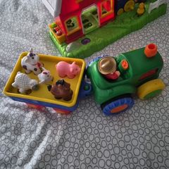 farm play barn and tractor