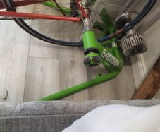 Turbo trainer e kinetic road machine