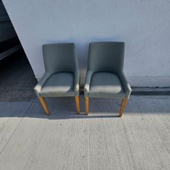 Bentley designs 8 dining chairs