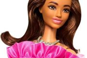 New: Barbie Fashionista # 217