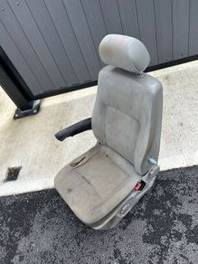 Transporter seat with base t5