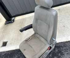 Transporter seat with base t5