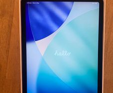 iPad Air 4 in Rose Gold, 64GB mint condition with apple pencil