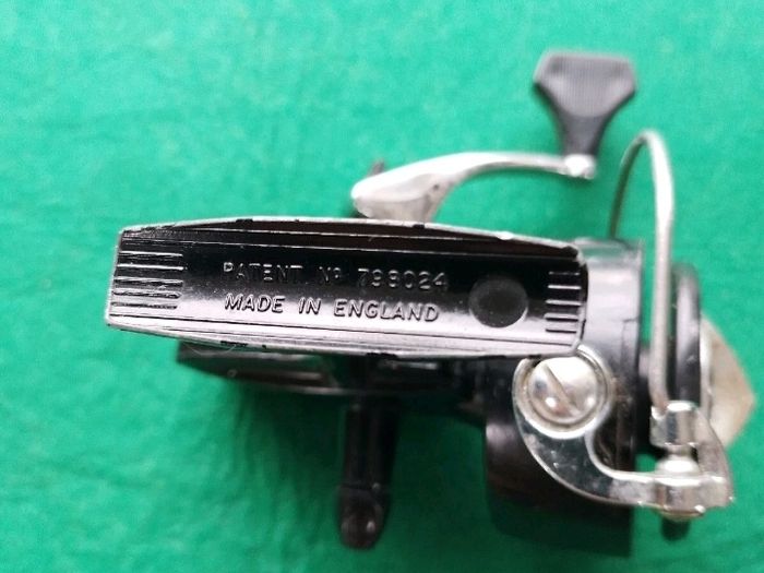 Vintage Intrepid New Deluxe Course/Spinning Reel
