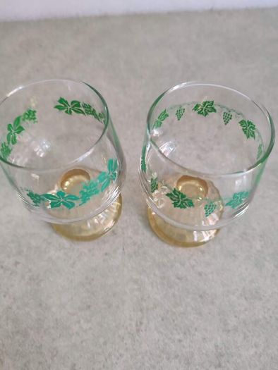 SET OF 2 Vintage German Schott Zwiesel Crystal Animal Wildlife Hunting Etched Frosted Set Amber Cordial Liqueur Wine Glasses Roemer Rhine Beehive
