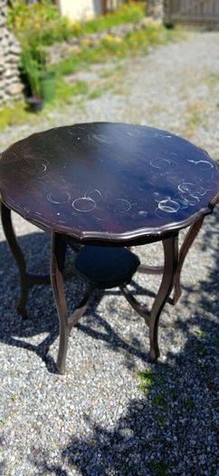 Table 72cm width x 72cm height