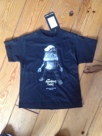 BNWT 'Annoying Thing' Teeshirt