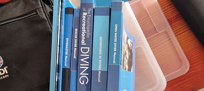 PADI Books and accessories set