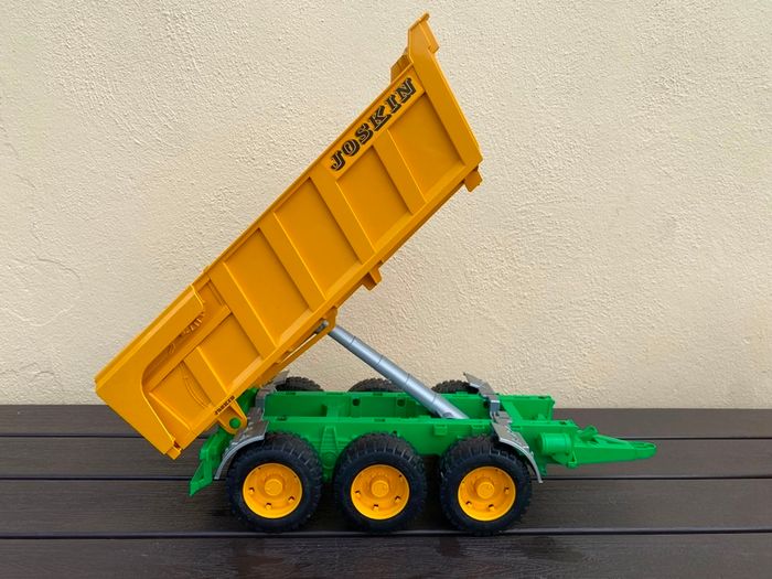 Bruder farm toy clearout