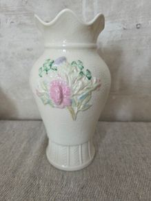 Vase Belleek