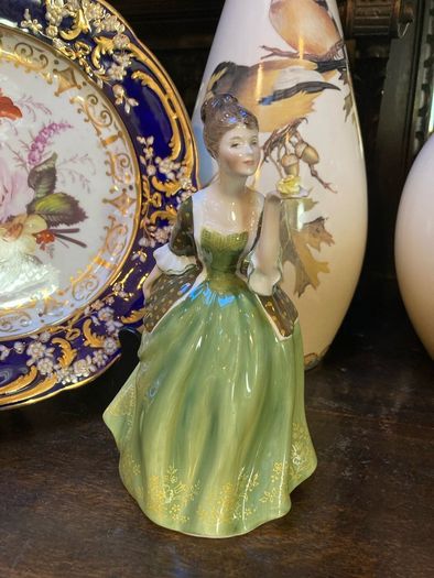 Royal Doulton figurine "Fleur"