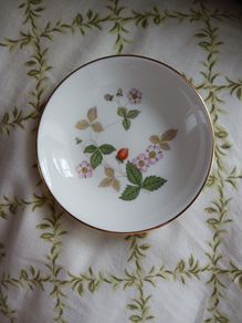 strawberry wedgewood pin dish
