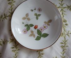 strawberry wedgewood pin dish