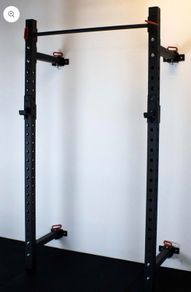 Wall mounted squat rack