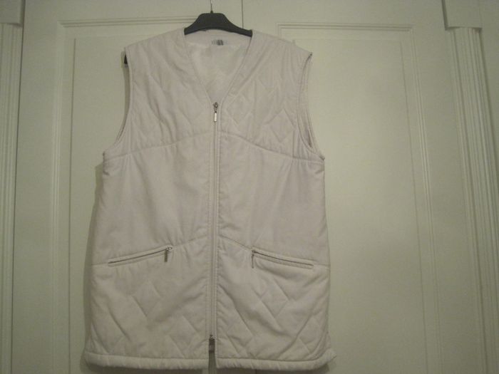 Gilet (Laura Lebek Label) /White/Cream.