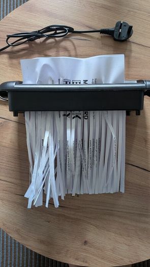 Compact shredder