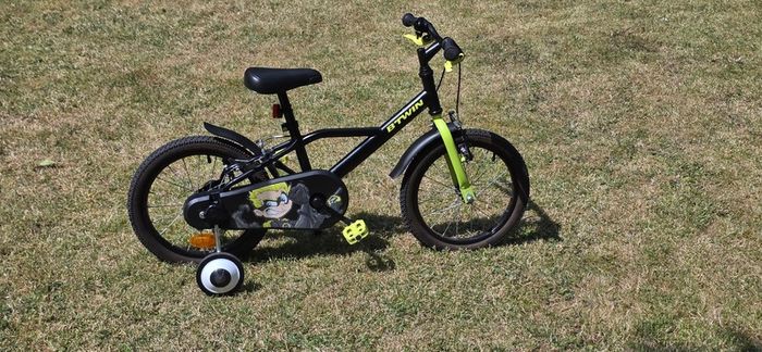 16 Inch Kids Bike Dark Hero 500 4-6 Years Old