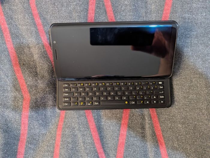 F(x)tec Pro1 X Keyboard Smartphone  Rare QWERTY Sliding Phone (open to offers)