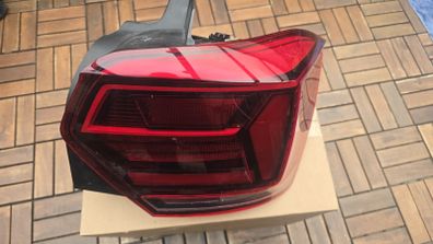 vw polo 2021 back light passenger side and bumper.