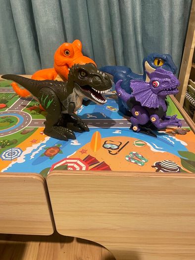 4 Dinosaurs