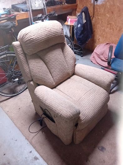 Recliner and lift chair