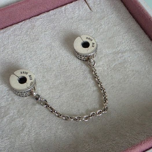 Pandora logo safety chain perfect condition fully hallmarked