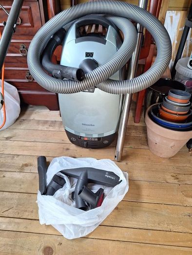 Miele S 624 clean air Vacuum