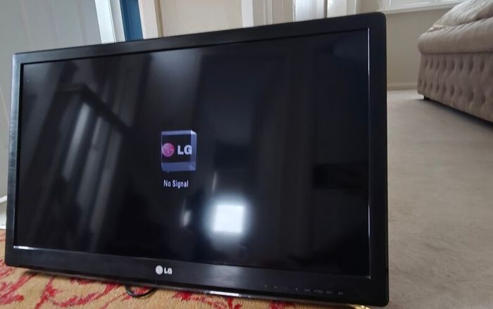 Lg 32" Lcd Tv (not Smart)