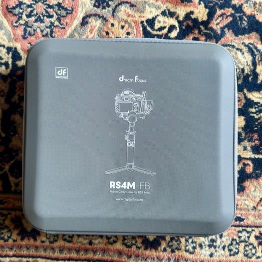 DJI RS 4 Mini Combo with Intelligent Tracking Module