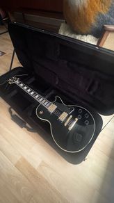 Black Gibson Epiphone