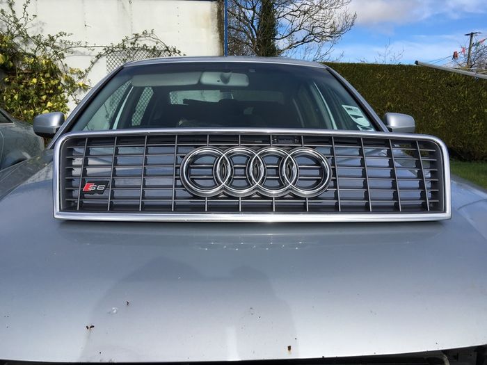 Audi c5 s6 front grill, suit 97-00