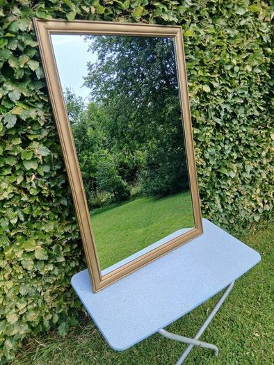 Mirror.
